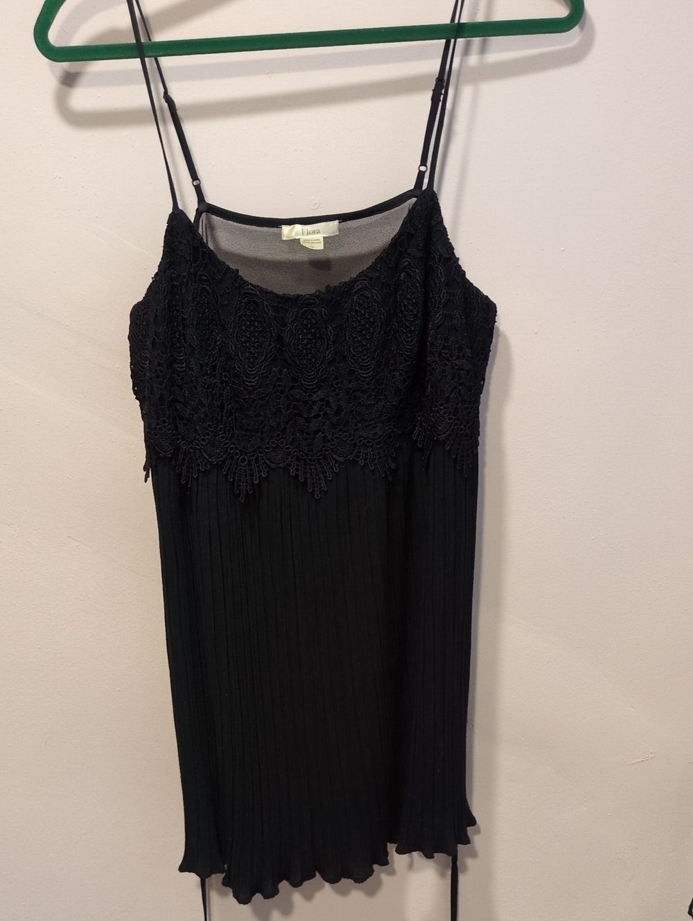 Flora Women's Black Lace Pleated Sleeveless Chemise Gown